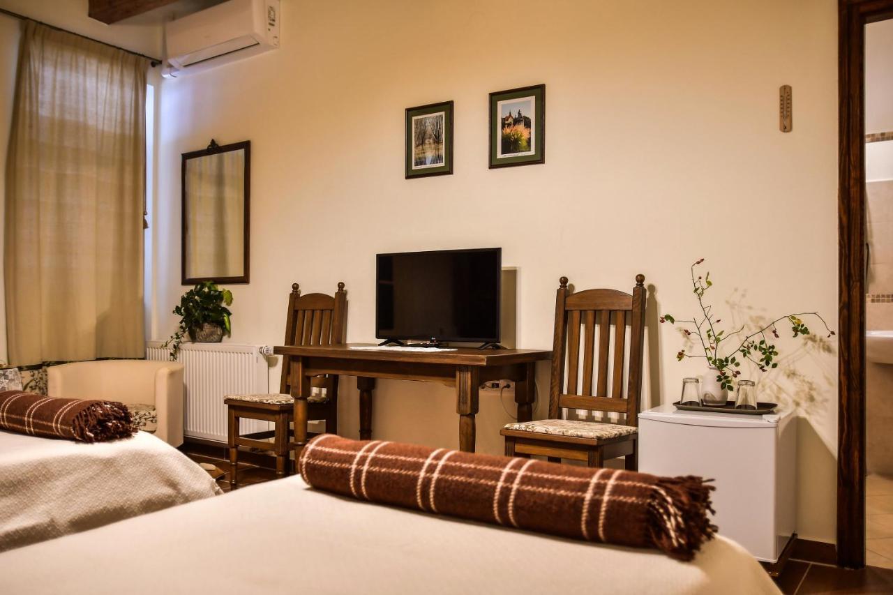 Bed and Breakfast Szin-Es Vendeghaz Сентеш Екстер'єр фото
