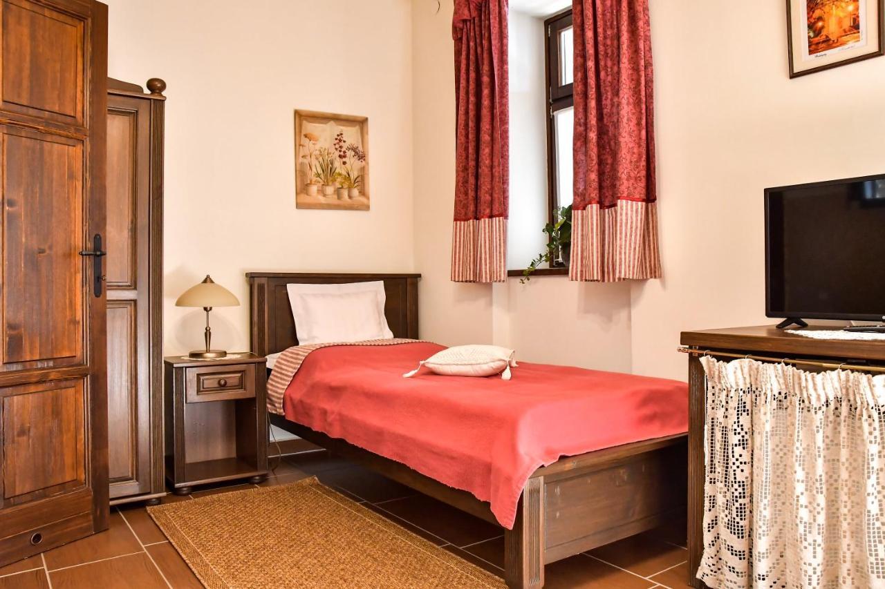 Bed and Breakfast Szin-Es Vendeghaz Сентеш Екстер'єр фото
