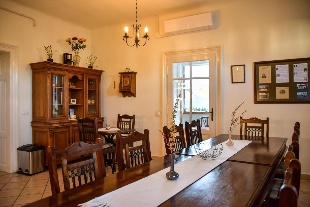 Bed and Breakfast Szin-Es Vendeghaz Сентеш Екстер'єр фото